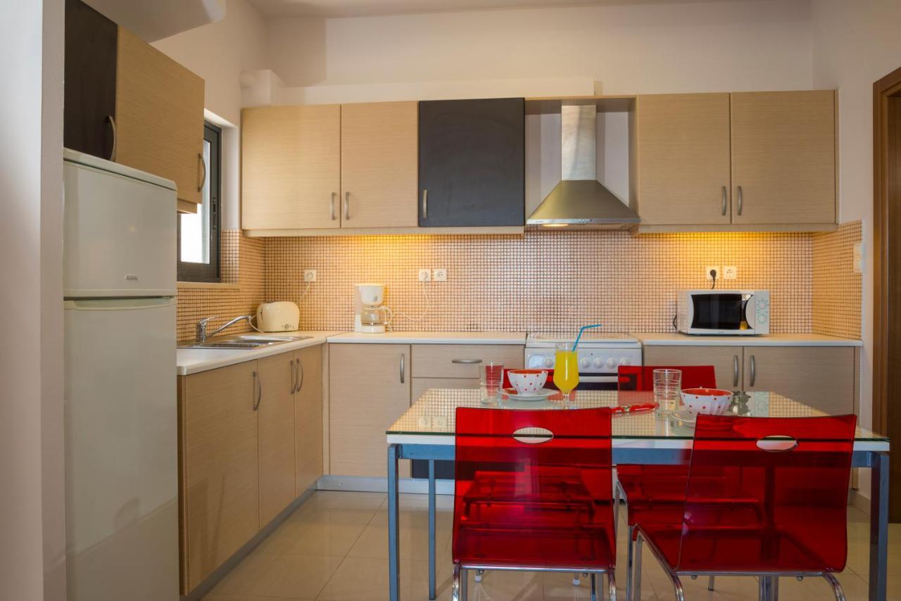 Caravella Luxury Apartments Палеохора Экстерьер фото
