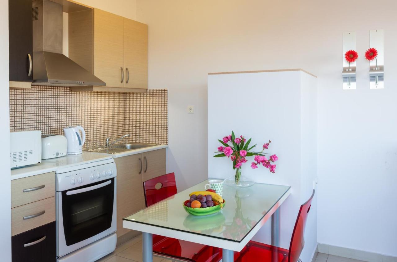 Caravella Luxury Apartments Палеохора Экстерьер фото