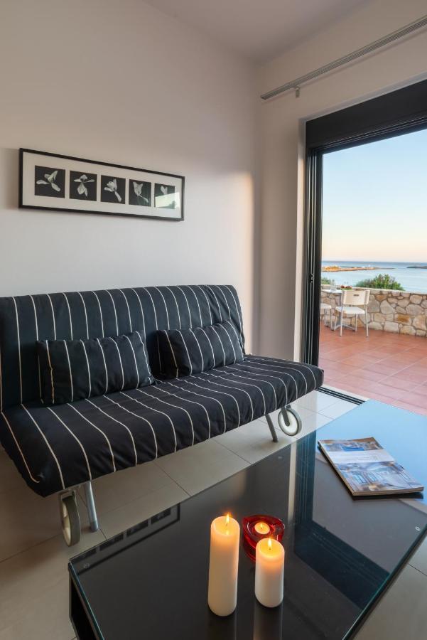 Caravella Luxury Apartments Палеохора Экстерьер фото