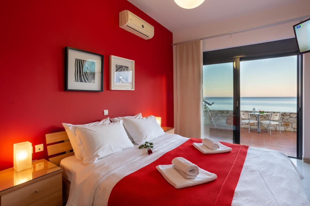 Caravella Luxury Apartments Палеохора Экстерьер фото