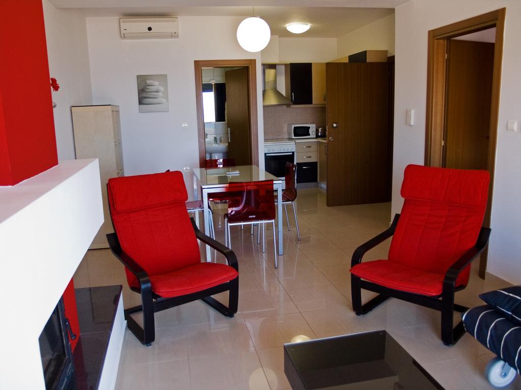 Caravella Luxury Apartments Палеохора Экстерьер фото